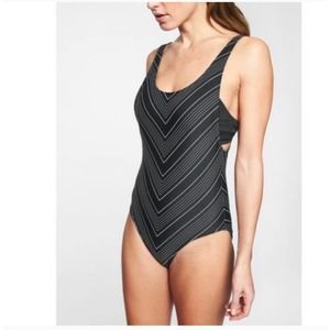 Athleta Chevron Black High Leg One Piece Swimsuit Womens 34B/C Swim Bathing Suit